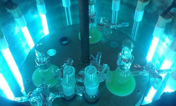 光固化涂料在光照射下發生的化學反應基本定律。